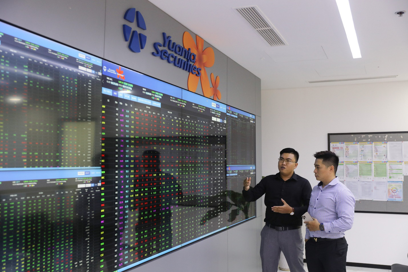 Thêm 10.000 tài khoản mở mới tại YSVN - Sức hút từ gói vay margin 6% - Ảnh 1. Thêm 10.000 tài khoản mở mới tại YSVN - Sức hút từ gói vay margin 6% - Ảnh 1.