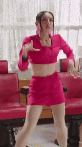 Cứ l&acirc;u l&acirc;u, mạng x&atilde; hội lại &ldquo;n&oacute;ng rẫy tay&rdquo; với thử th&aacute;ch hot dance, trend mới nhất &ldquo;gọi t&ecirc;n&rdquo; BB Trần! - Ảnh 1.