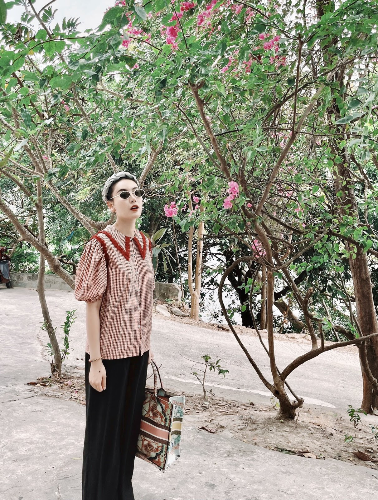 7 outfit xuân hè đang gây sốt rần rần, kém “mix match” đến mấy cứ copy theo là có ngay style vừa ngọt ngào vừa tươi mới - Ảnh 1. 7 outfit xuân hè đang gây sốt rần rần, kém “mix match” đến mấy cứ copy theo là có ngay style vừa ngọt ngào vừa tươi mới - Ảnh 1.
