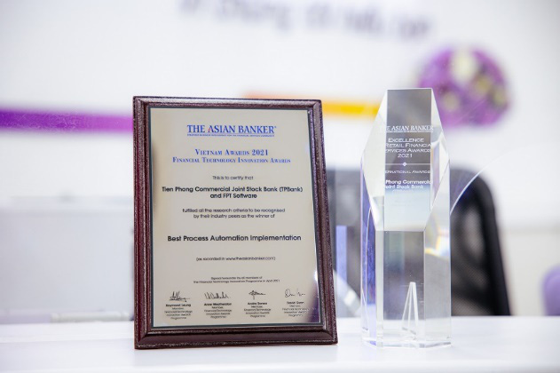 TPBank giành 2 giải thưởng quốc tế danh giá về ngân hàng số - Ảnh 1.