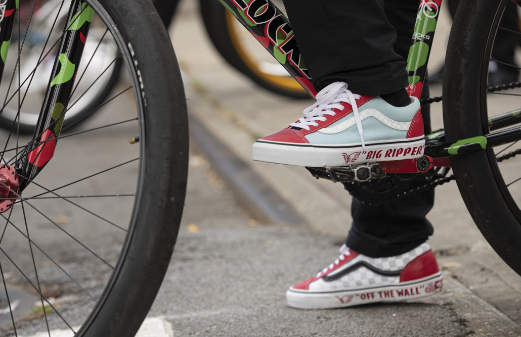 Vans tôn vinh văn hóa BMX với bộ sưu tập Se Bikes cực thời trang - Ảnh 2. Vans tôn vinh văn hóa BMX với bộ sưu tập Se Bikes cực thời trang - Ảnh 2.