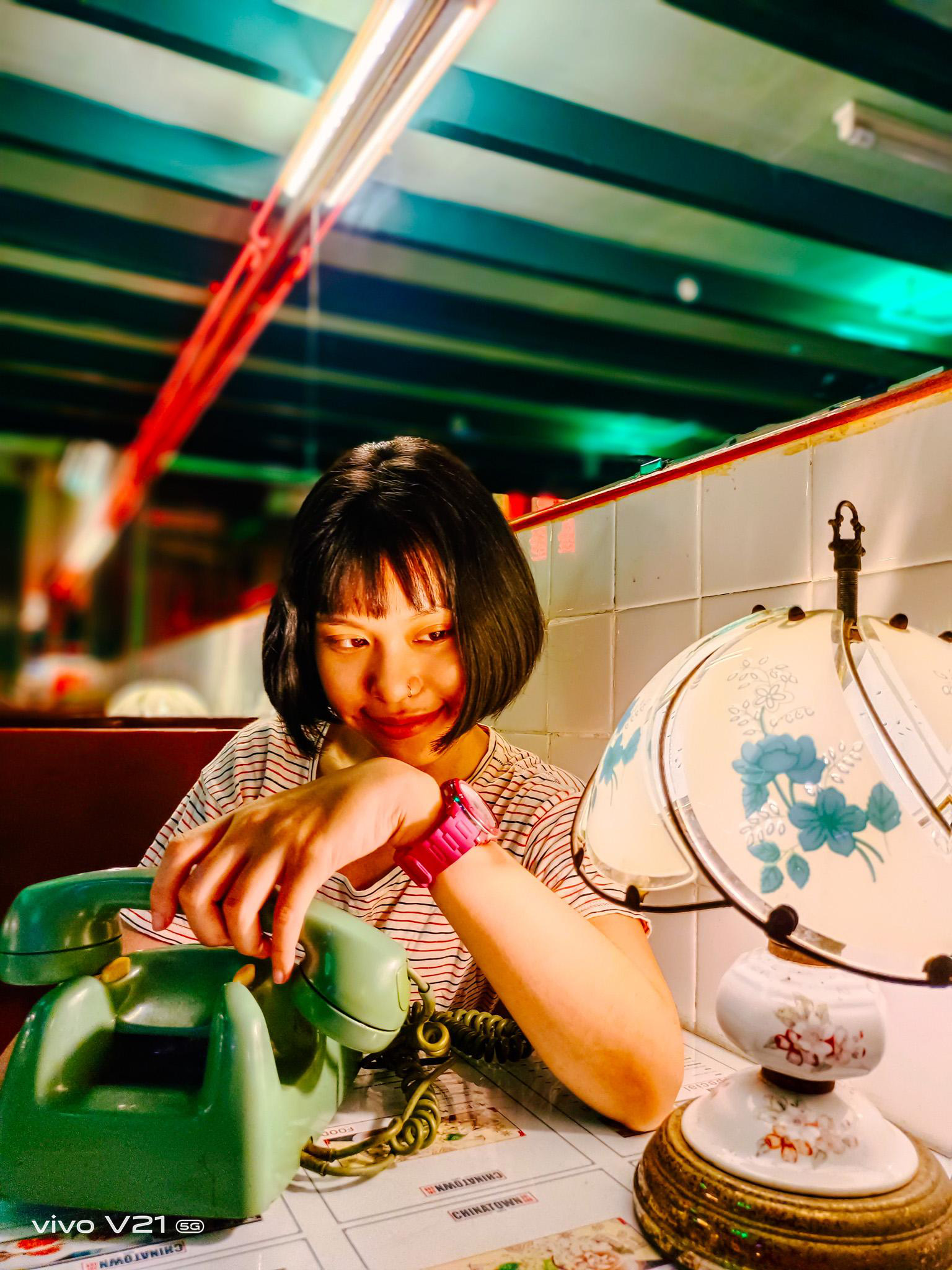 Học ngay cách chụp ảnh chuẩn style nàng thơ, đậm chất Hồng Kông, đăng Instagram là hút bão like - Ảnh 4.