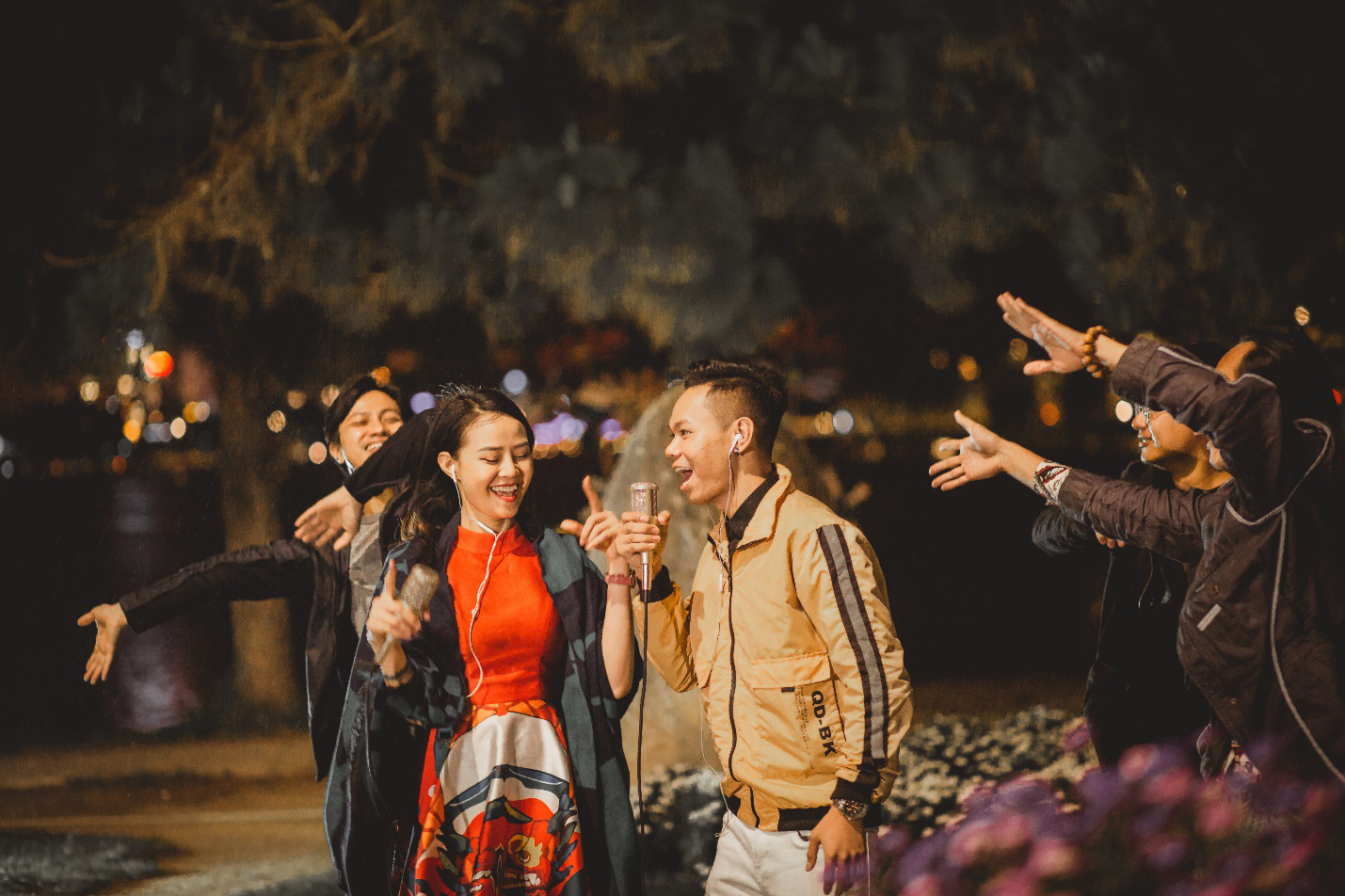 Ca sỹ Nguyễn Th&agrave;nh Đạt & nữ gi&aacute;m đốc Ho&agrave;ng Thảo: Kể chuyện đời qua &acirc;m nhạc - Ảnh 3.