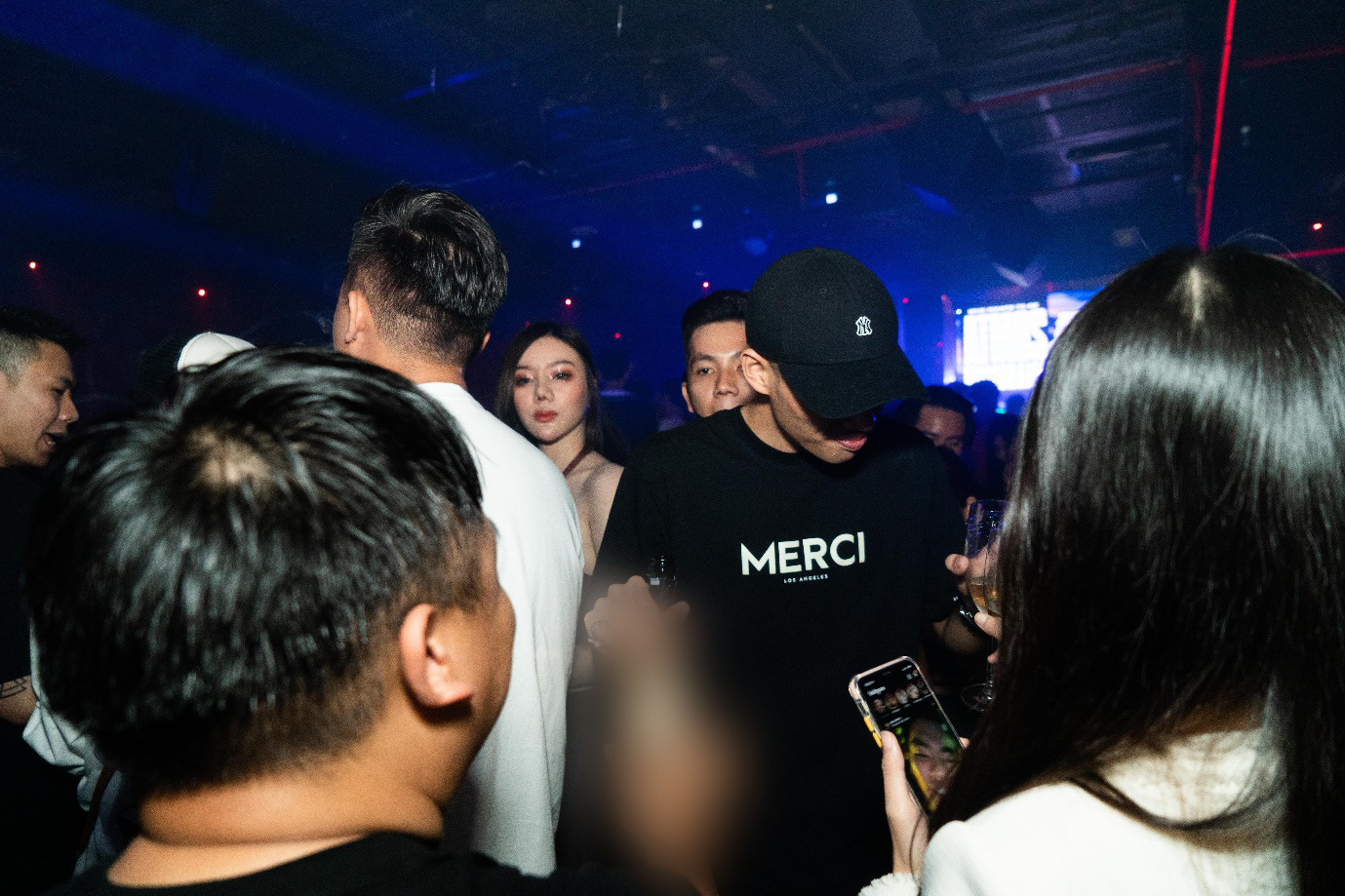 Party nửa tỷ của brand thời trang mới tại Việt Nam - Ảnh 1. Party nửa tỷ của brand thời trang mới tại Việt Nam - Ảnh 1.