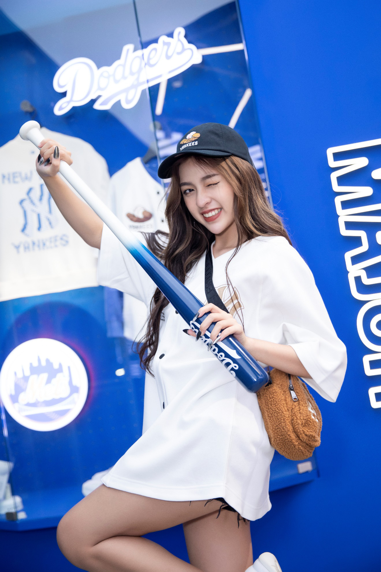 MLB khai trương cửa h&agrave;ng đầu ti&ecirc;n tại Vũng T&agrave;u cực hot, cả Ho&agrave;ng Duy&ecirc;n, L&ecirc; Bống, Thanh T&acirc;m đều xuất hiện - Ảnh 4.