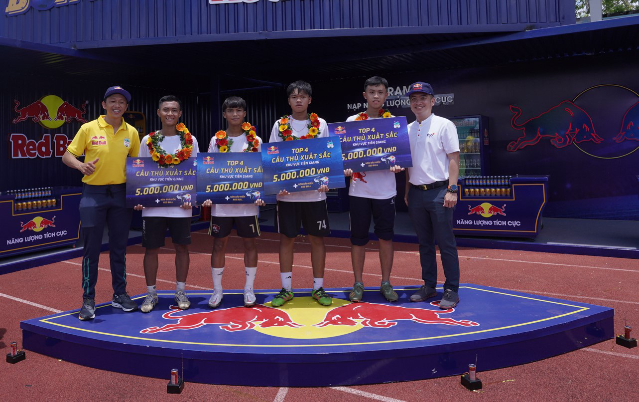 Hàng trăm cầu thủ trẻ Tiền Giang bật nội lực, chinh phục đam mê bóng đá ở vòng sơ tuyển - Ảnh 4.