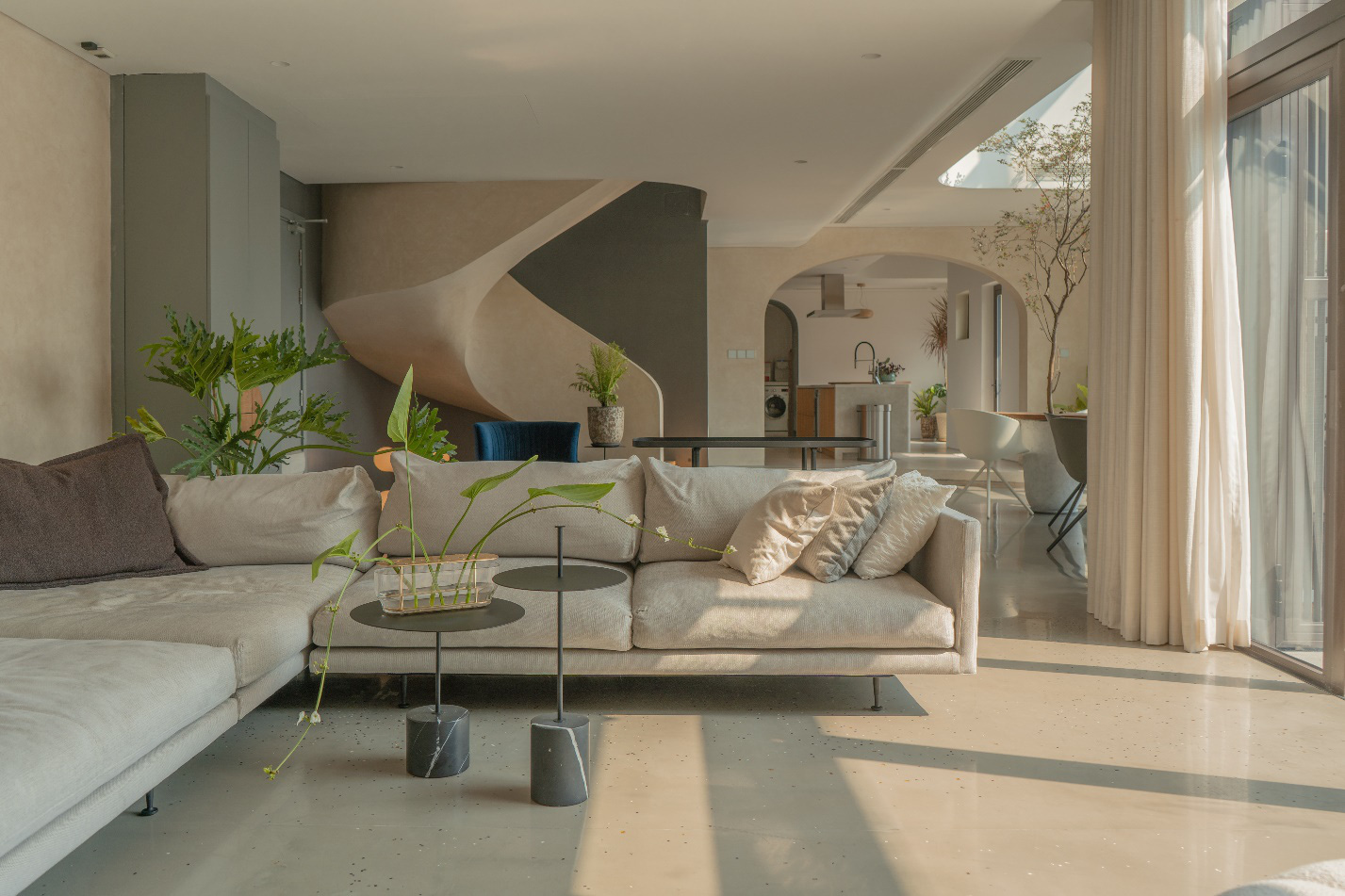 Khám phá penhouse 234m2 cực xịn theo phong cách Wabi sabi của Dino Vũ - Ảnh 1. Khám phá penhouse 234m2 cực xịn theo phong cách Wabi sabi của Dino Vũ - Ảnh 1.