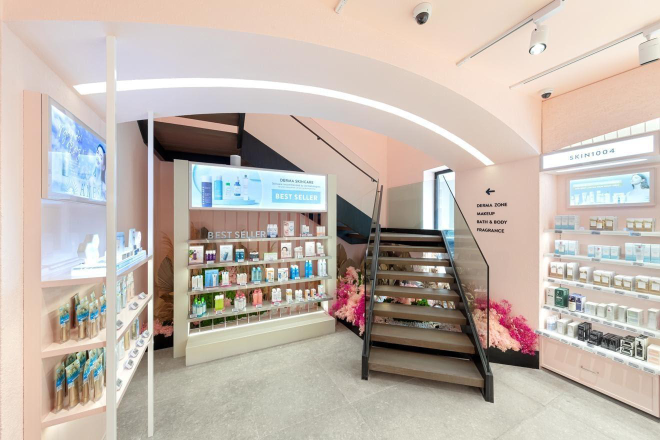 Dạo chơi phố cổ, c&aacute;c t&iacute;n đồ l&agrave;m đẹp cứ ngỡ lạc v&agrave;o một Paris thơ mộng giữa l&ograve;ng Thủ đ&ocirc; - Ảnh 5.