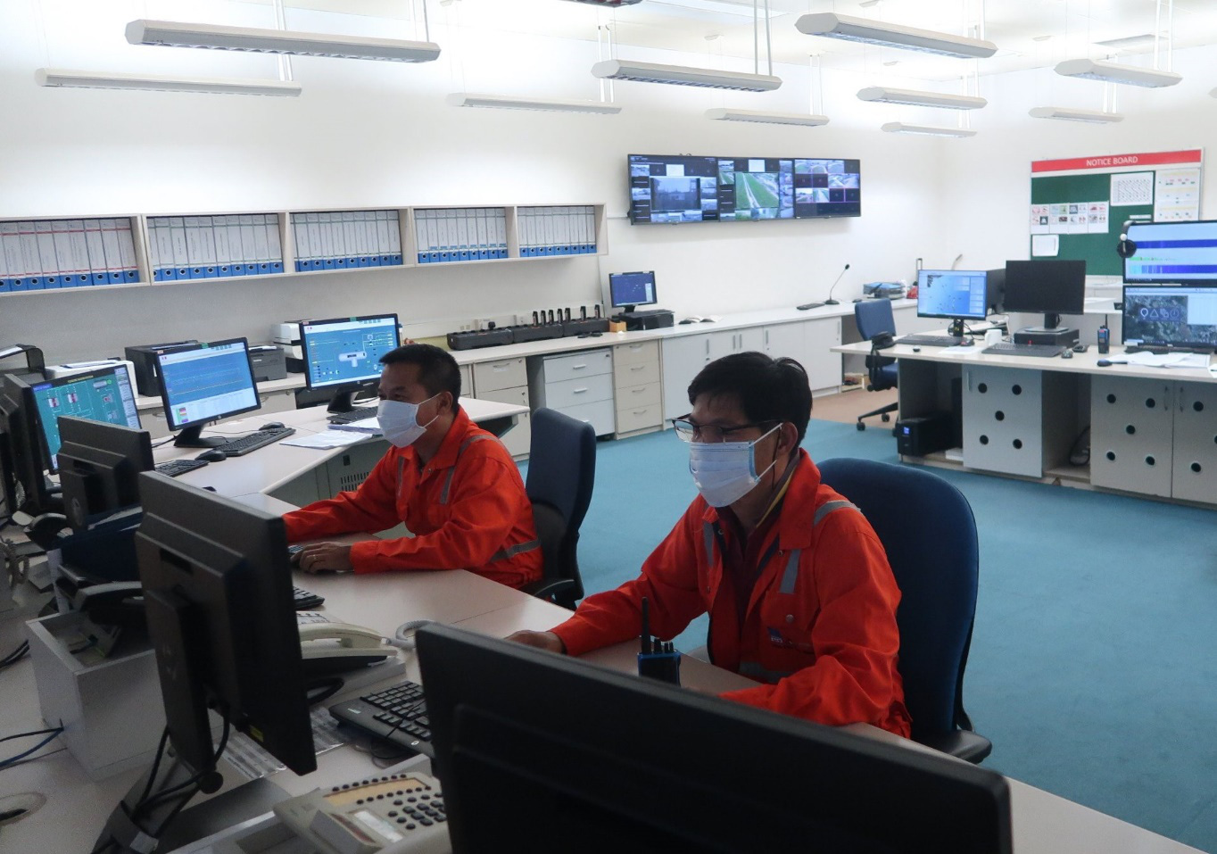 NCSP thực hiện công tác phòng chống dịch bệnh nghiêm ngặt và lạc quan - Ảnh 1. NCSP thực hiện công tác phòng chống dịch bệnh nghiêm ngặt và lạc quan - Ảnh 1.
