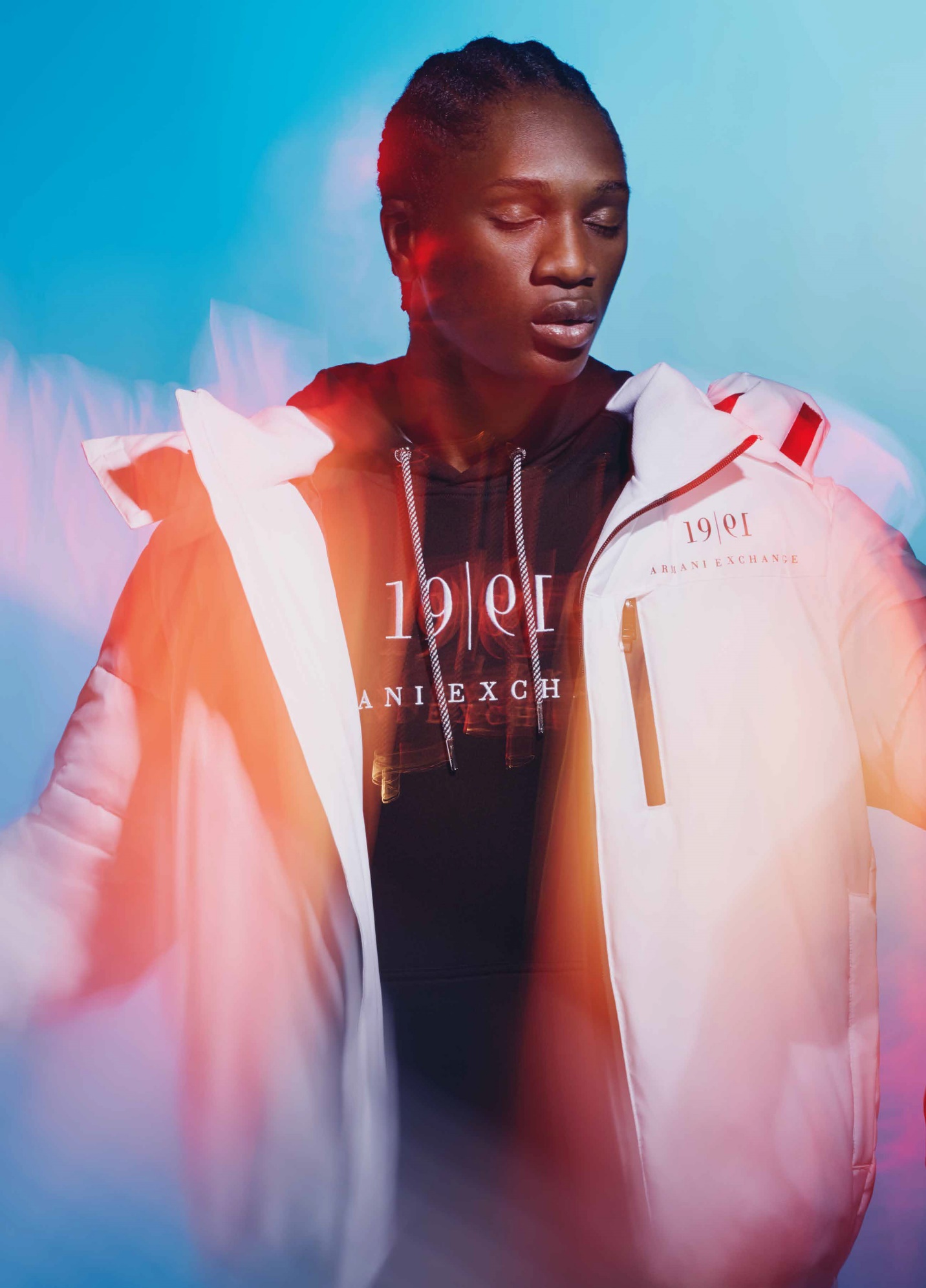 Armani Exchange Thu/Đông 2021: Vẻ đẹp đương đại khởi nguồn từ quá khứ - Ảnh 4. Armani Exchange Thu/Đông 2021: Vẻ đẹp đương đại khởi nguồn từ quá khứ - Ảnh 4.