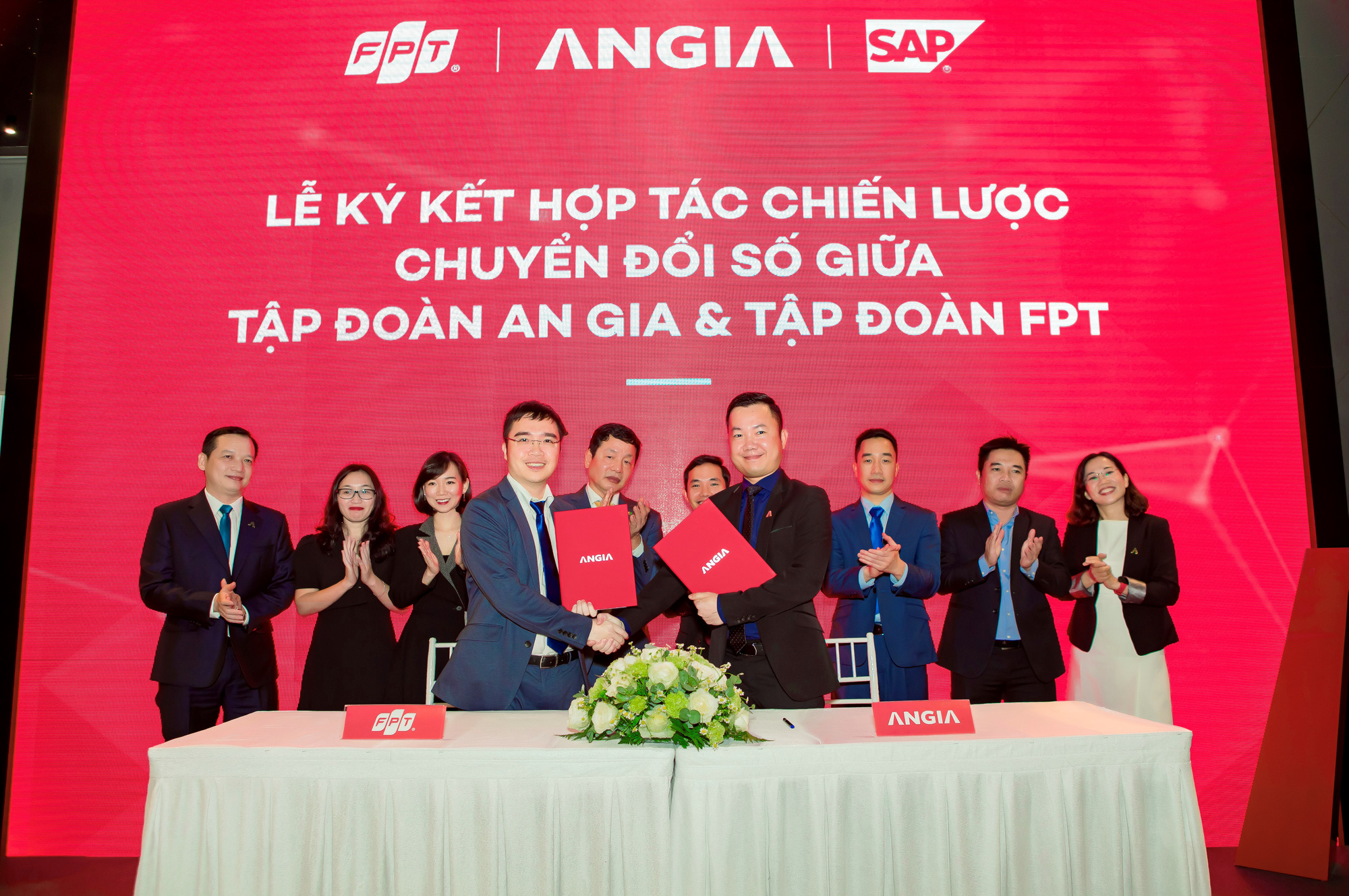 Tích cực chuyển đổi số, An Gia ký kết hợp tác với FPT - Ảnh 1.