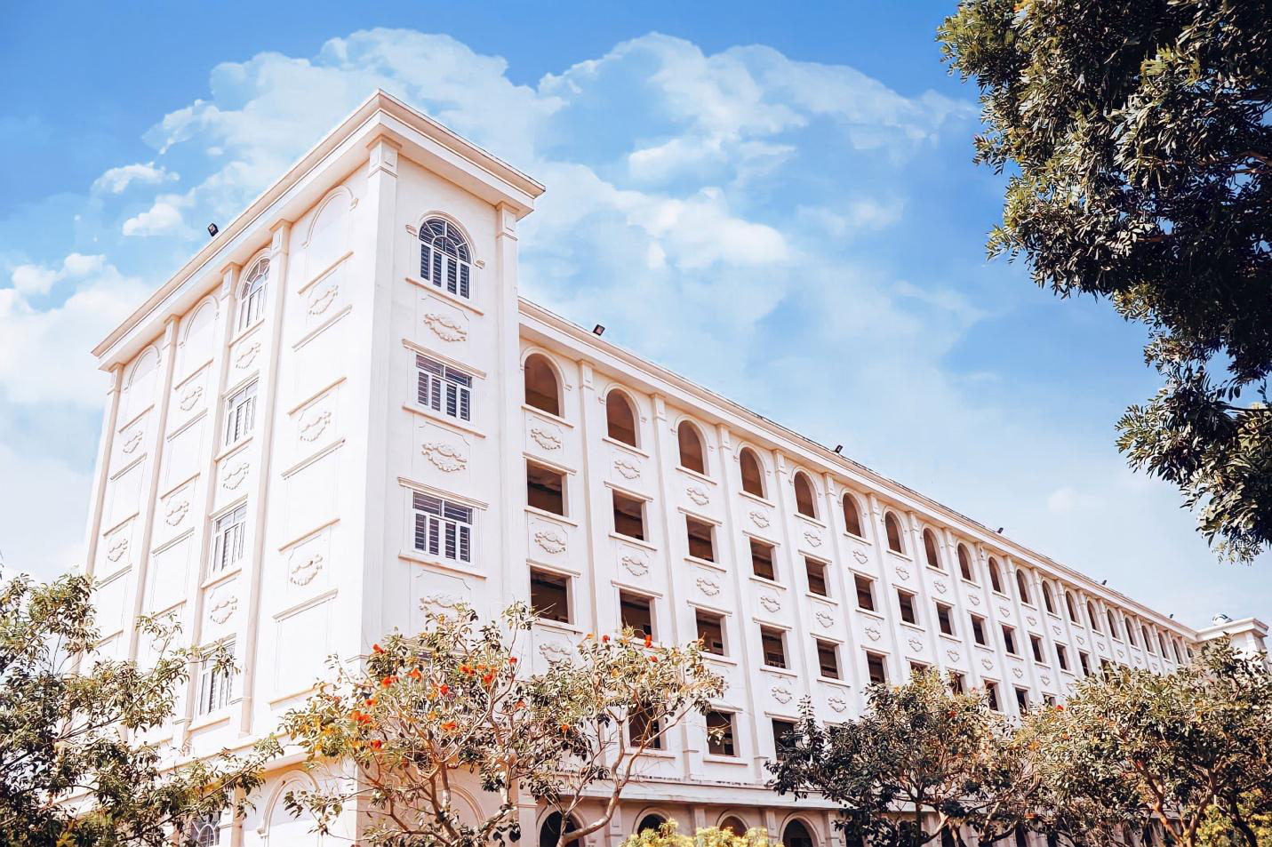 MIT University - Trường đại học thông minh với cơ sở vật chất cực xịn, sinh viên ra trường có thể khởi nghiệp ngay - Ảnh 1.