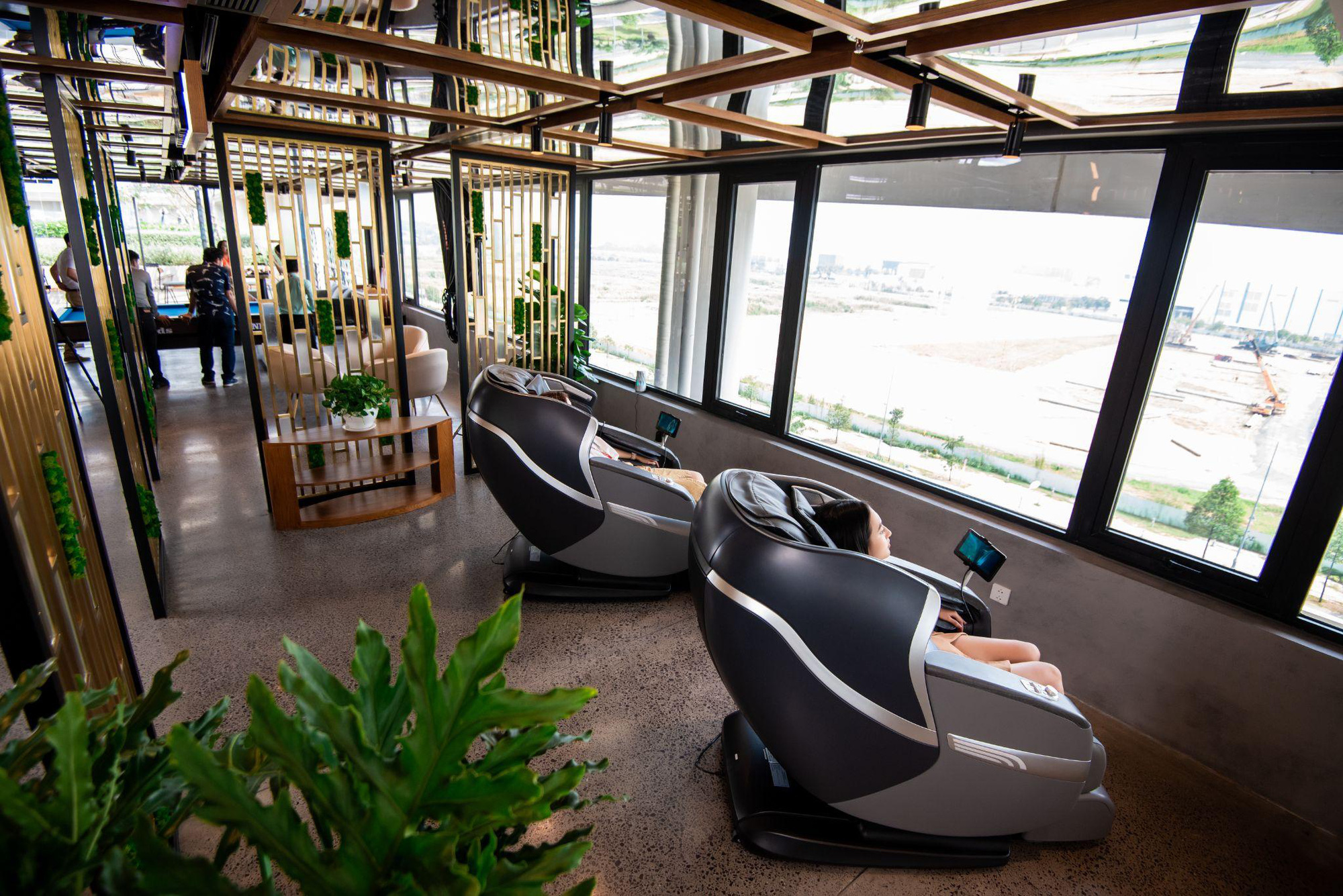 Công ty công nghệ đưa mô hình Signature Park Lounge “sang, xịn, mịn” dành cho nhân viên - Ảnh 7. Công ty công nghệ đưa mô hình Signature Park Lounge “sang, xịn, mịn” dành cho nhân viên - Ảnh 7.