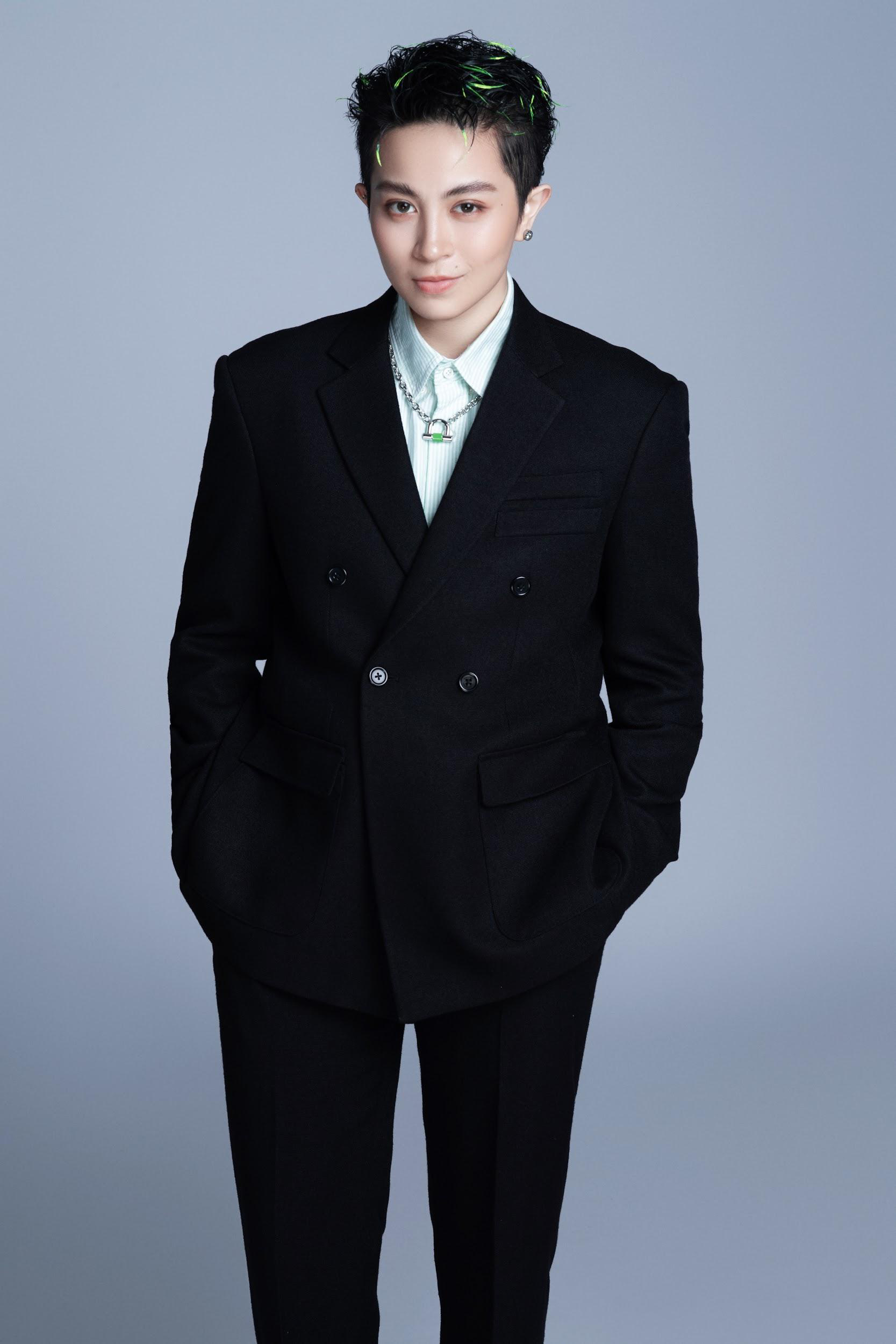 Ra mắt thương hiệu ri&ecirc;ng, Gil L&ecirc; c&oacute; ngay biệt danh mới &ldquo;Gil Tổng Thơm Tho&rdquo; - Ảnh 4.