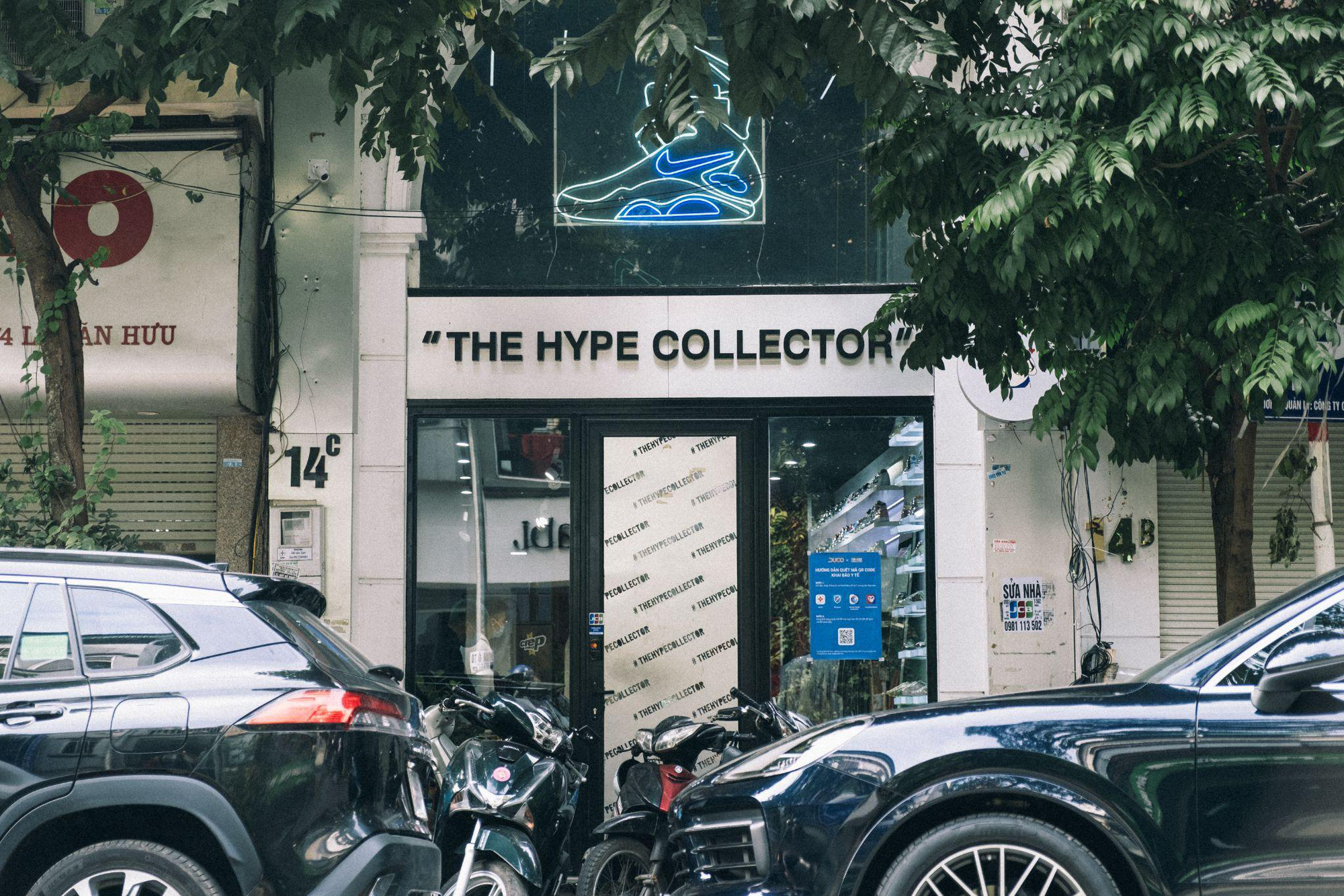 Loạt đồ hiệu Nike, Supreme, Off-white... được sale mạnh lên đến 50%++ tại The Hype Collector - Ảnh 1.