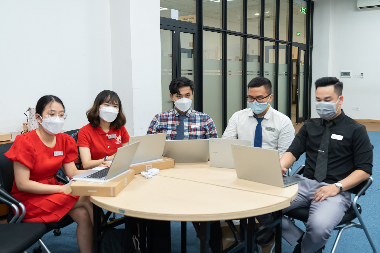 Hợp tác với Google và Samsung, Vinschool ứng dụng công nghệ, nâng cao chất lượng dạy - học - Ảnh 2. Hợp tác với Google và Samsung, Vinschool ứng dụng công nghệ, nâng cao chất lượng dạy - học - Ảnh 2.