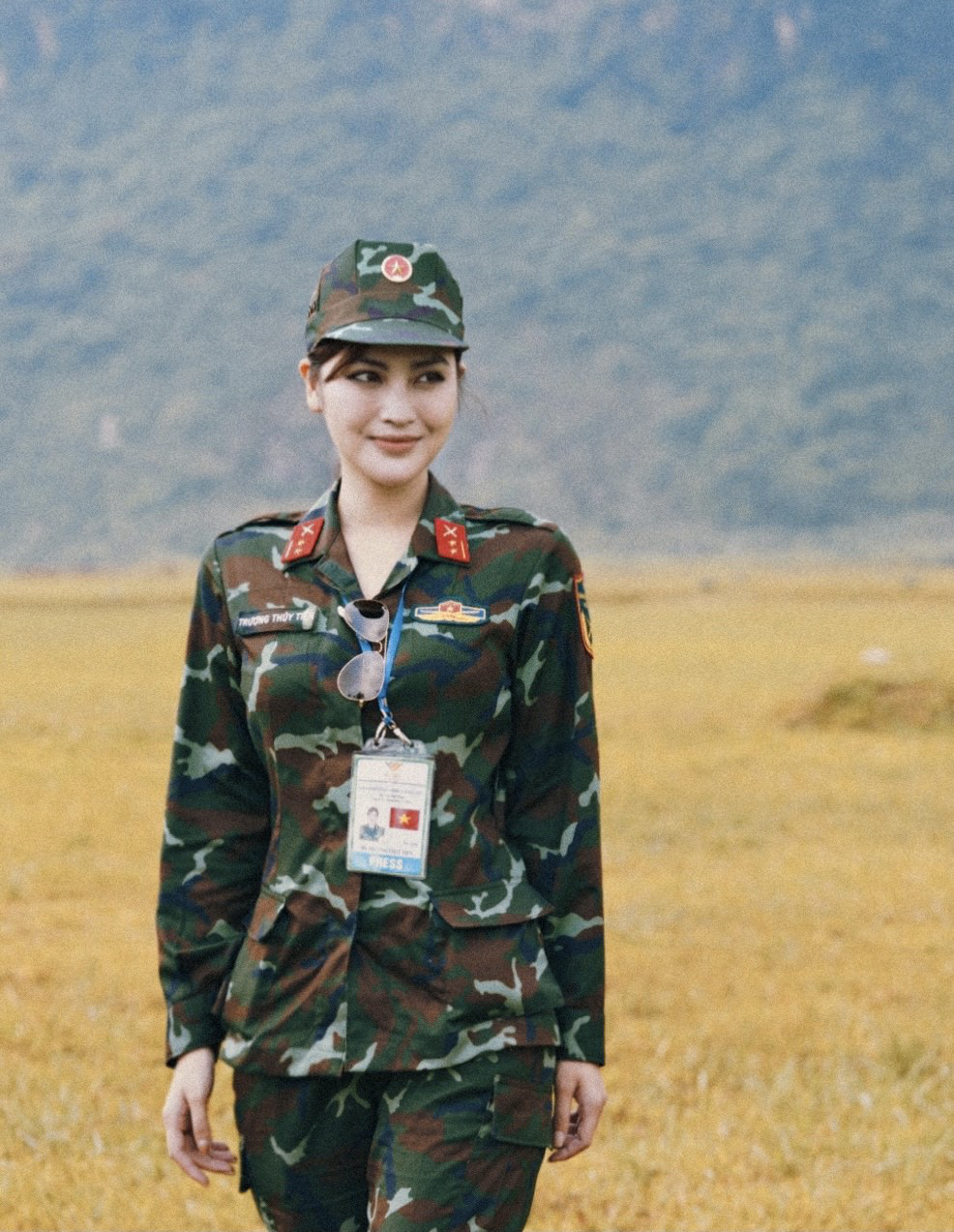 Trương Thủy Tiên - Nữ BTV trẻ nhất đang “giữ sóng” chương trình Truyền hình Quân đội nhân dân - Ảnh 5.