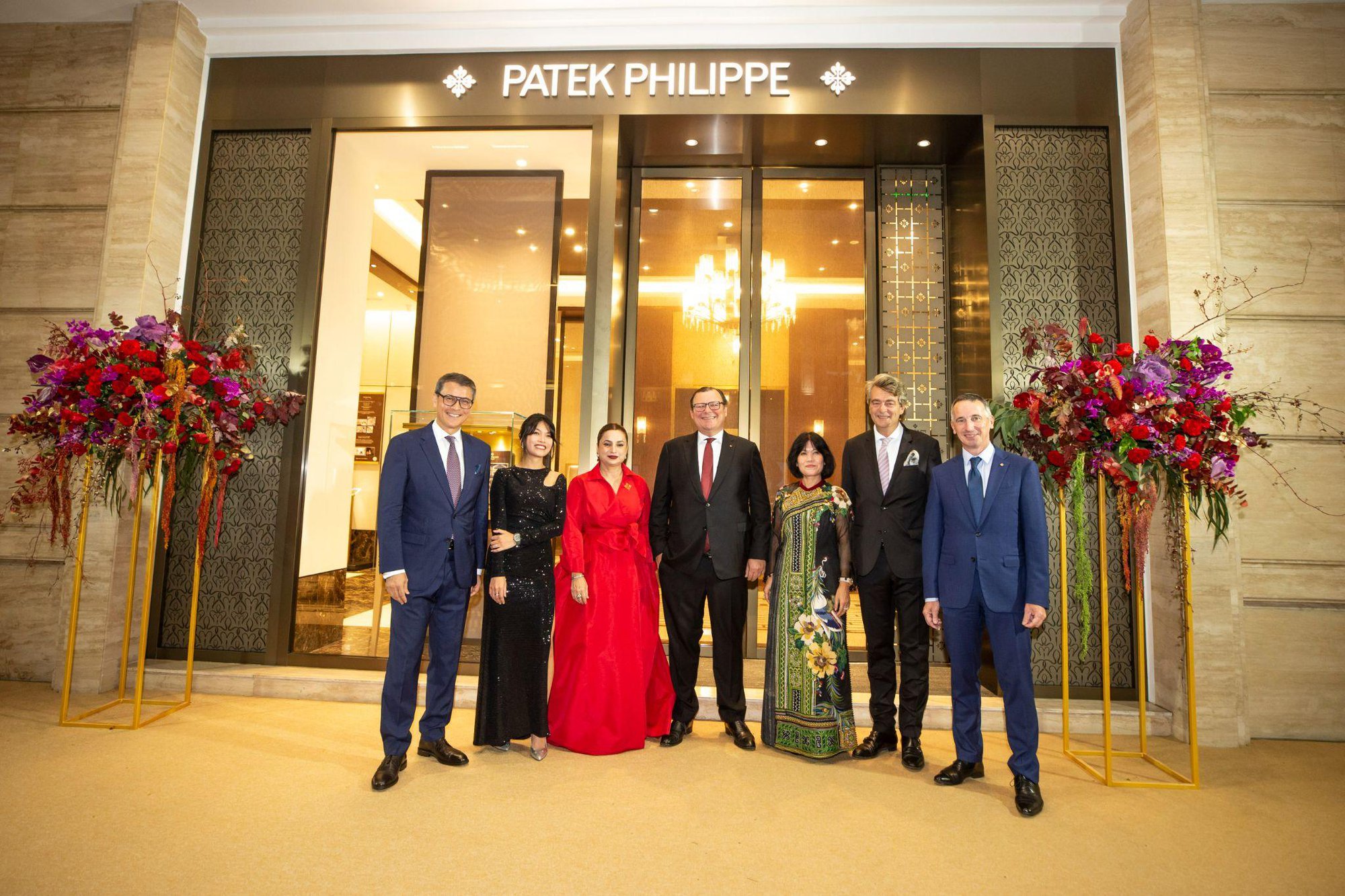 Khám phá nét độc đáo của cửa hàng Patek Philippe mới tại TP.HCM - Ảnh 3. Khám phá nét độc đáo của cửa hàng Patek Philippe mới tại TP.HCM - Ảnh 3.