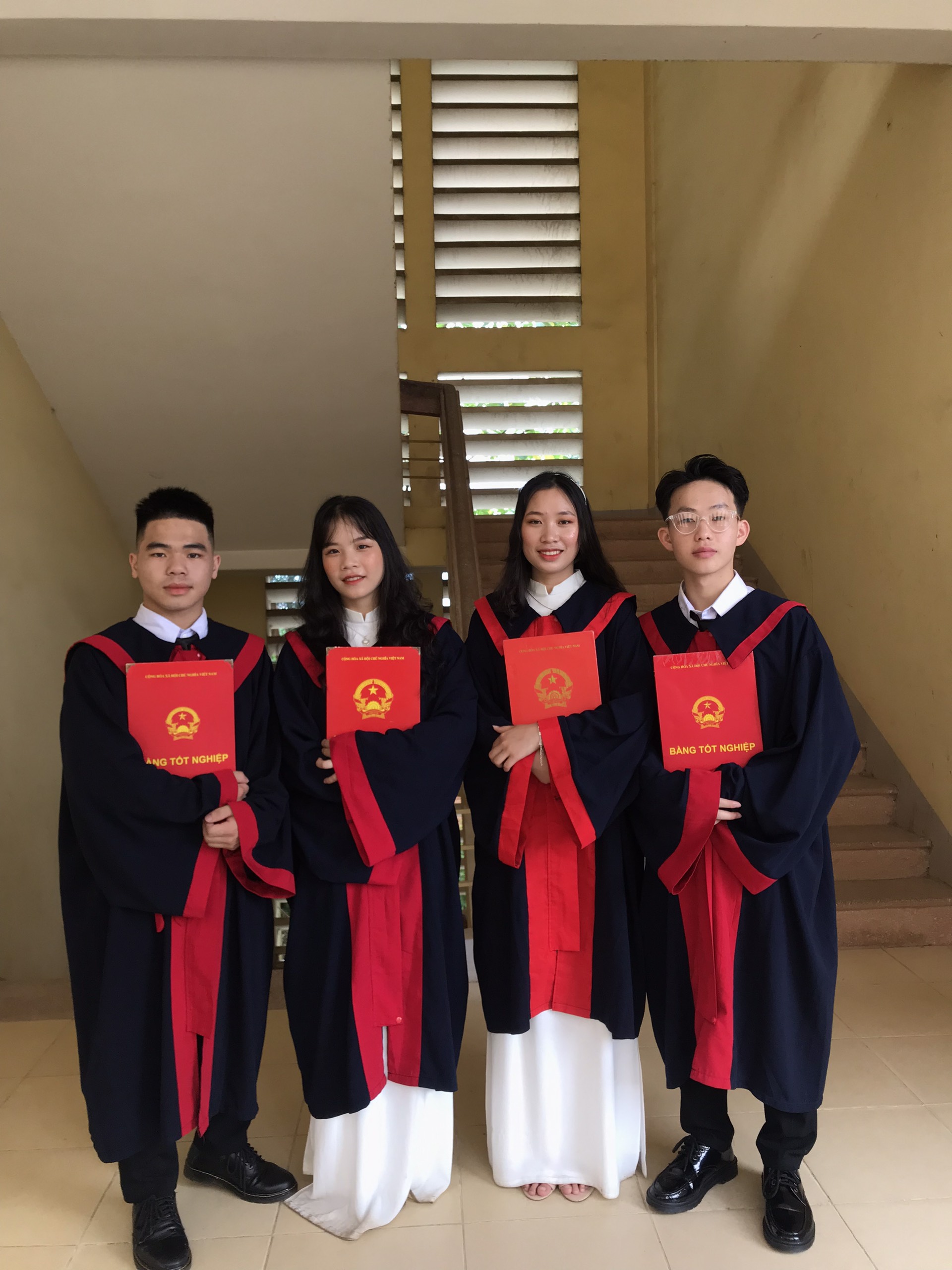 Chân dung thủ khoa người dân tộc Dao Tuyển nhận học bổng toàn phần Trường Đại học CMC - Ảnh 3.