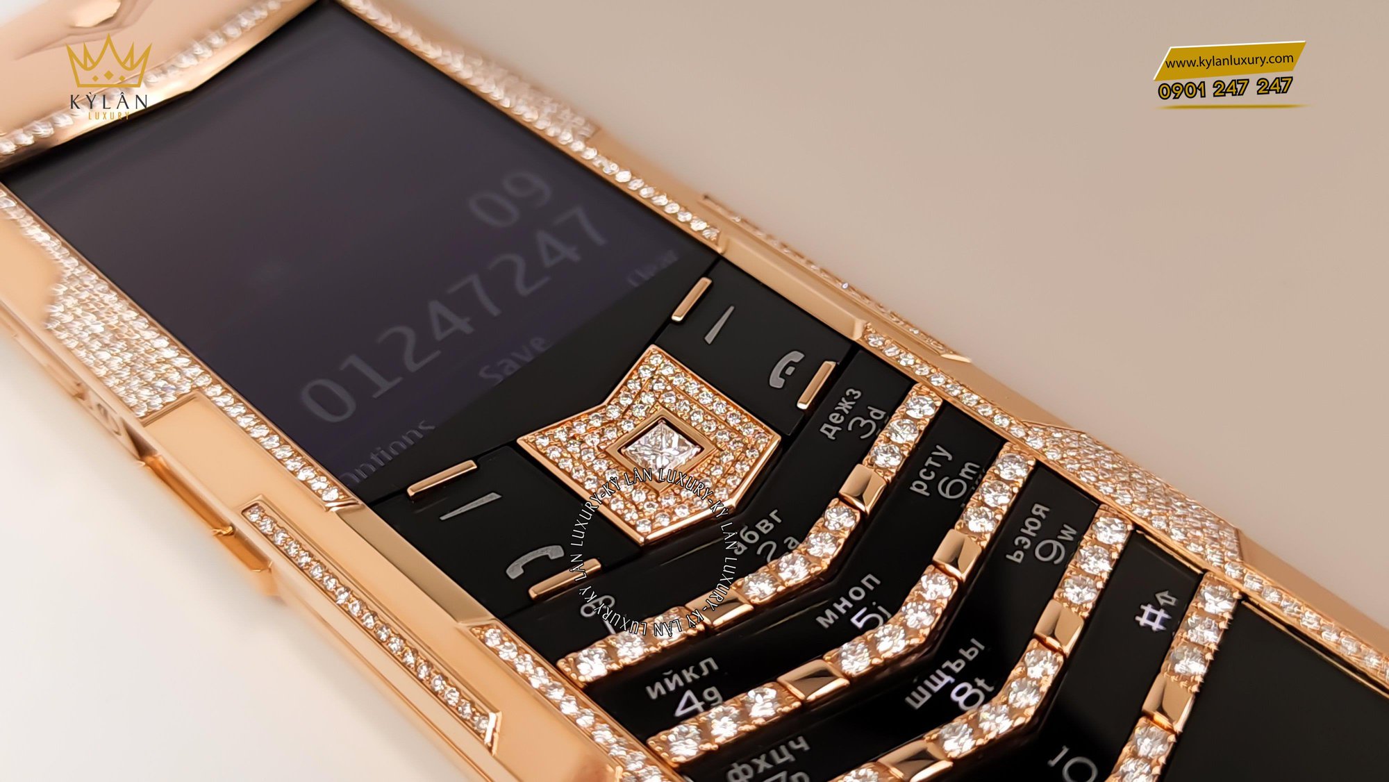 Vertu Signature S Full Gold Diamond Ziczac: Vẻ đẹp thượng lưu đẳng cấp - Ảnh 3.