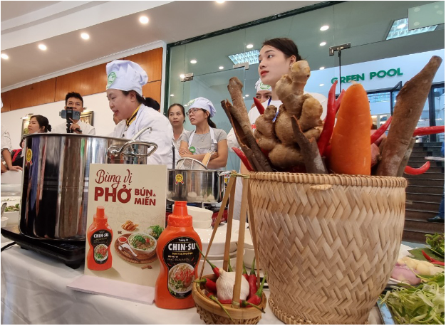 Ấn tượng tương ớt phở Chin-su tại Ngày của Phở - Ảnh 1.