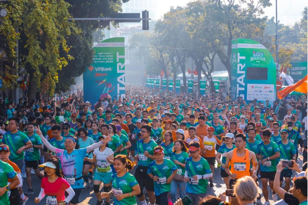 Hơn 10.000 VĐV tham gia cuộc đua gay cấn tại VPBank Hanoi Marathon 2022 - Ảnh 2.