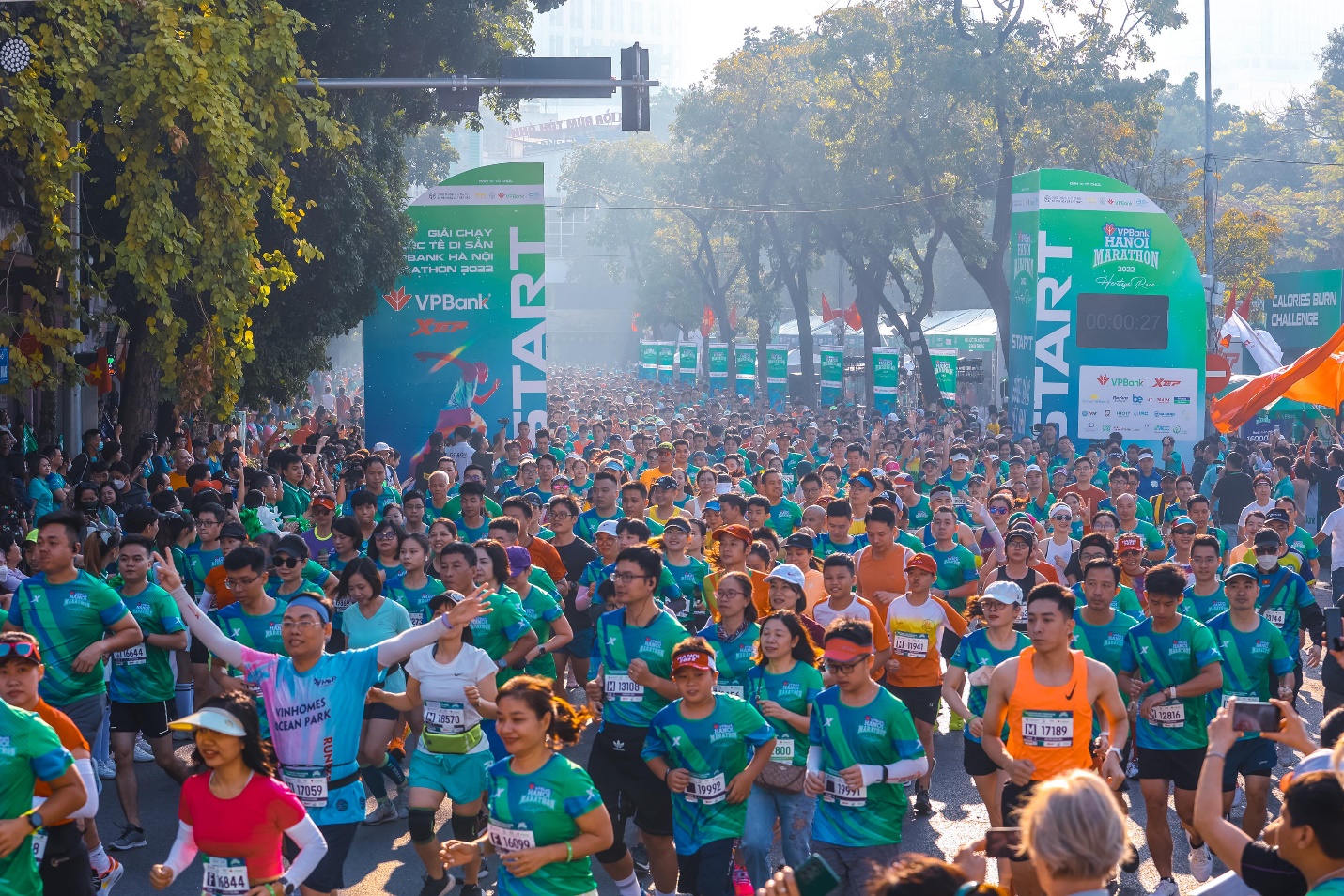 Những vận động viên gây ấn tượng đặc biệt tại VPBank Hanoi Marathon 2022 - Ảnh 1.