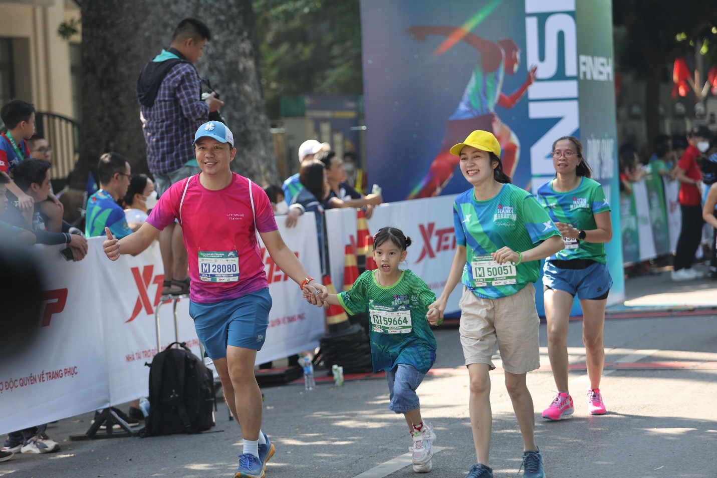Những vận động viên gây ấn tượng đặc biệt tại VPBank Hanoi Marathon 2022 - Ảnh 12.