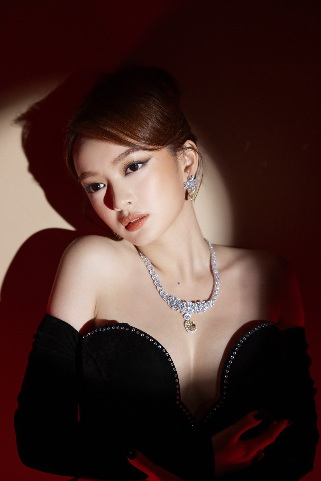 Kaity Nguyễn kiêu sa cùng trang sức Hera Jewelry & Diamonds - Ảnh 3.