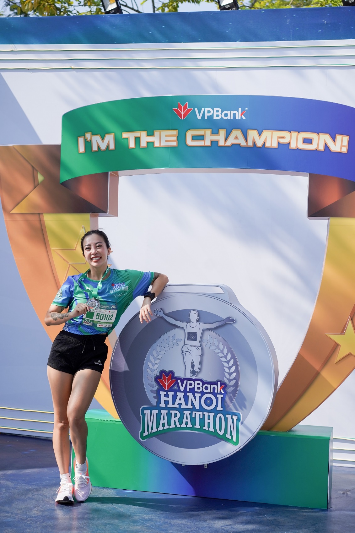 Những vận động viên gây ấn tượng đặc biệt tại VPBank Hanoi Marathon 2022 - Ảnh 5.