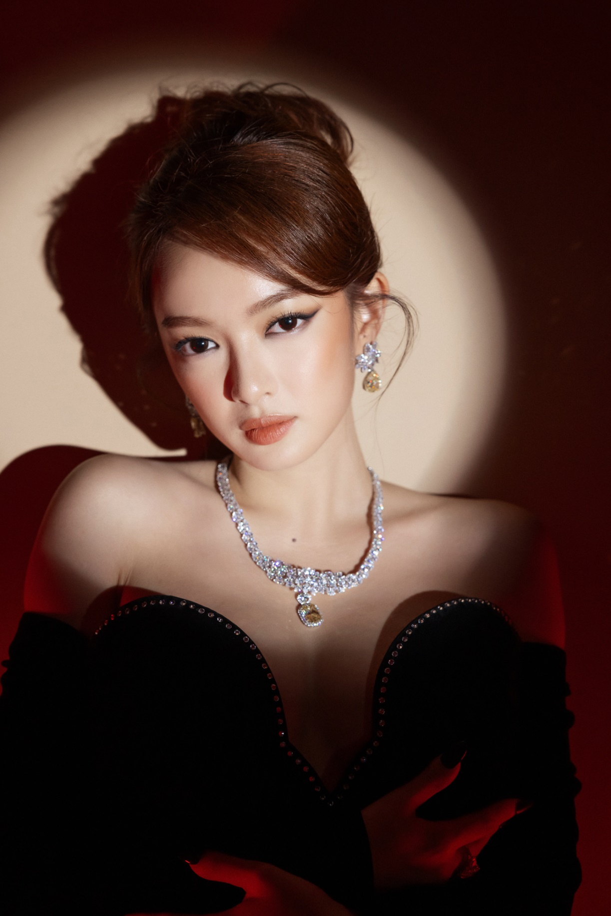 Kaity Nguyễn kiêu sa cùng trang sức Hera Jewelry & Diamonds - Ảnh 6.