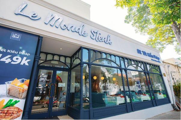 L&acirc;u rồi kh&ocirc;ng l&atilde;ng mạn c&ugrave;ng nhau, gh&eacute; ngay Le Monde Steak - điểm hẹn l&yacute; tưởng cho dịp 20/10 để h&acirc;m n&oacute;ng t&igrave;nh cảm - Ảnh 1.