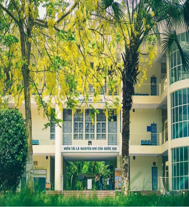 Chạm tay vào mùa thu ở ngôi trường rộng bậc nhất Việt Nam - Ảnh 1.