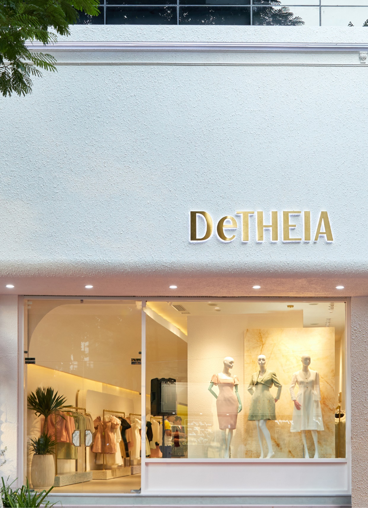 DeTHEIA - thương hiệu thời trang thiết kế cao cấp của Tổng Công Ty MAY 10 khai trương ngay trên phố Bà Triệu - Ảnh 1.