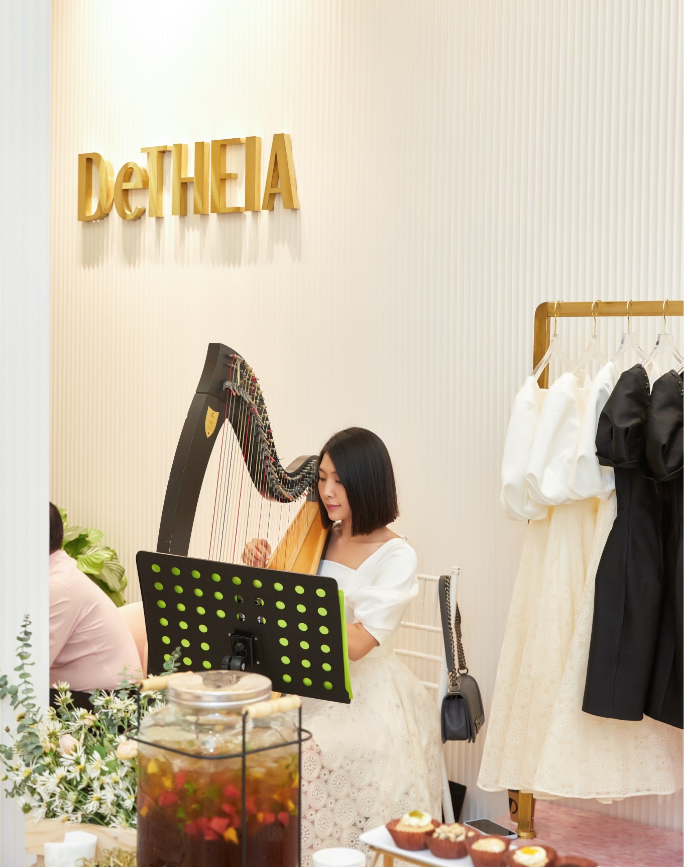 DeTHEIA - thương hiệu thời trang thiết kế cao cấp của Tổng Công Ty MAY 10 khai trương ngay trên phố Bà Triệu - Ảnh 8.