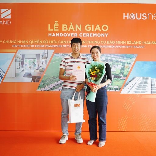 EZLand chính thức bàn giao những quyển sổ hồng đầu tiên cho cư dân HausNeo - Ảnh 3.