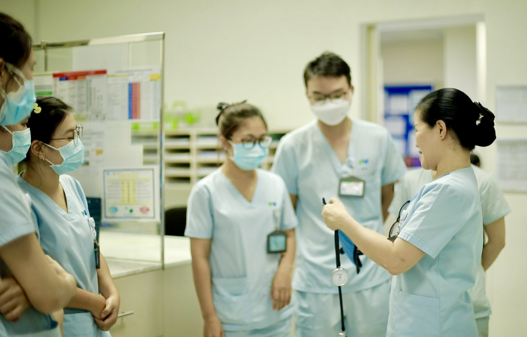 Nữ phó giám đốc điều dưỡng người Việt đầu tiên tại Bệnh viện FV - Ảnh 2.