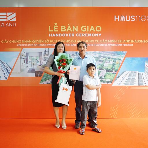 EZLand chính thức bàn giao những quyển sổ hồng đầu tiên cho cư dân HausNeo - Ảnh 4.