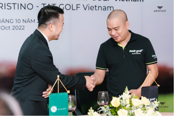 ARISTINO x TAT GOLF: Cái bắt tay của hai ông lớn trong ngành thời trang golf - Ảnh 4.