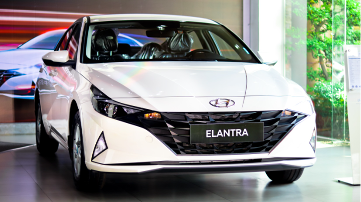 Chi tiết Hyundai Elantra 2023 thế hệ hoàn toàn mới tại đại lý - Ảnh 1.