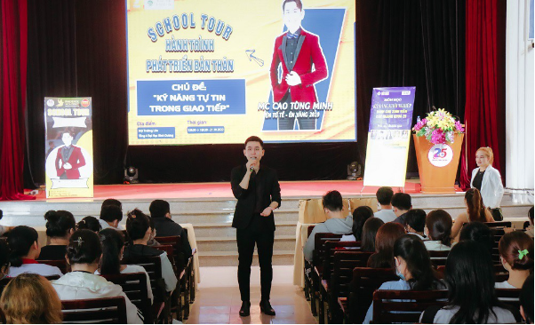 MC Cao Tùng Minh: Hành trình truyền cảm hứng cho sinh viên với chuỗi chương trình &quot;School Tour&quot; - Ảnh 3.
