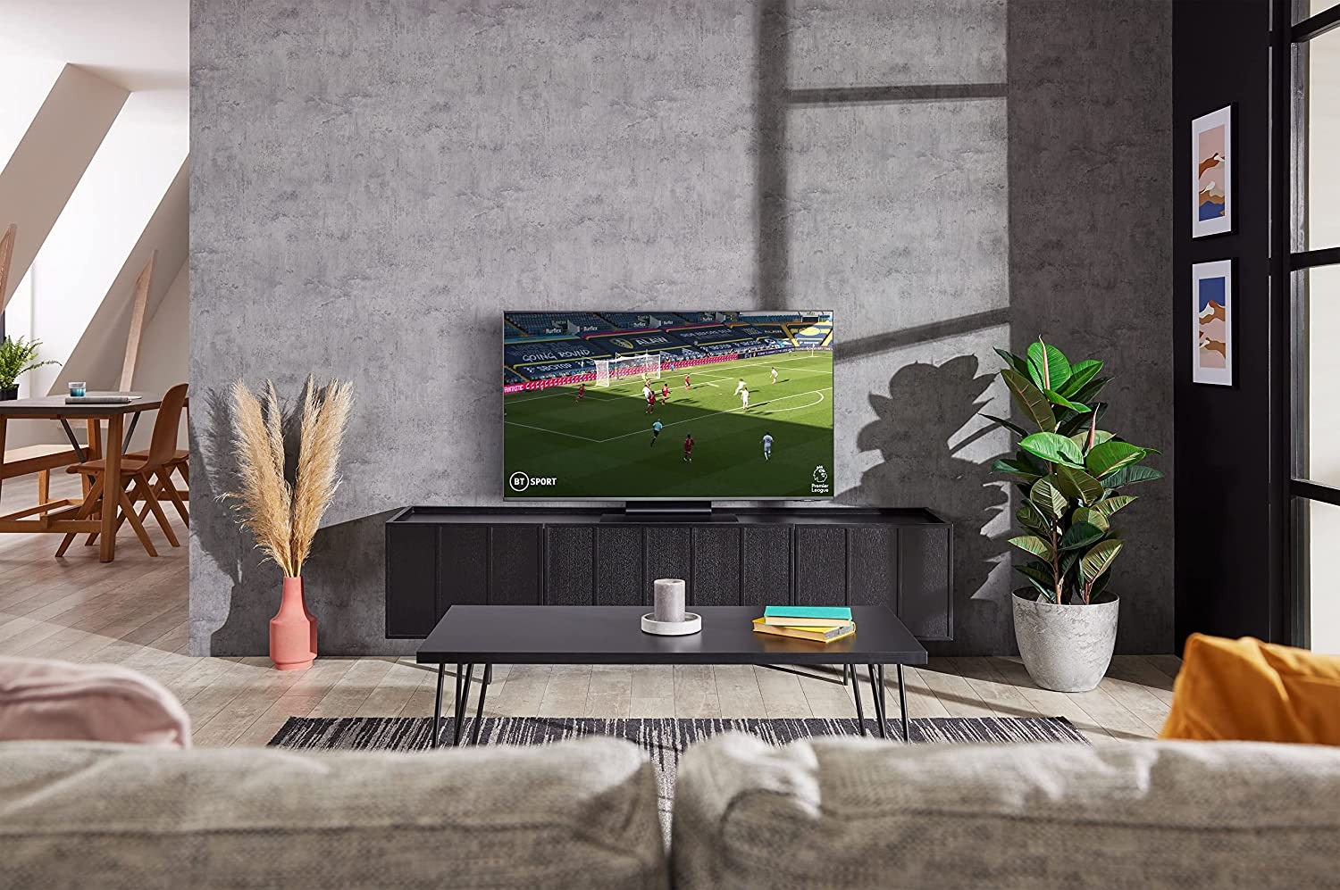 Cơ hội bất ngờ để sở hữu TV 75 inch mùa World Cup - Ảnh 2.