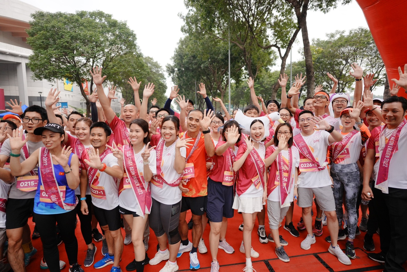 Chặng cuối AEON Ekiden 2022 đã diễn ra tại TP.HCM - Ảnh 1.