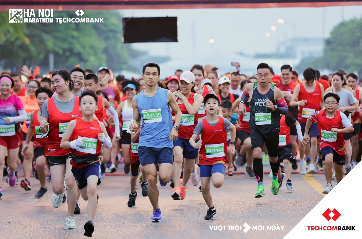 Điểm qua những con số ấn tượng của giải Hà Nội Marathon Techcombank lần đầu tiên - Ảnh 2.