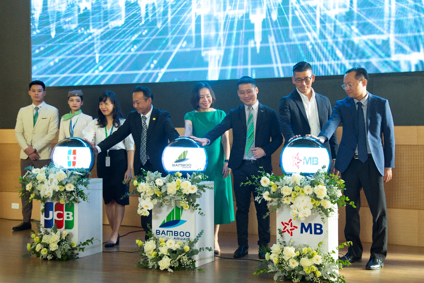 Bamboo Airways cùng JCB và MB ra mắt thẻ tín dụng Bamboo Club JCB - Ảnh 2.
