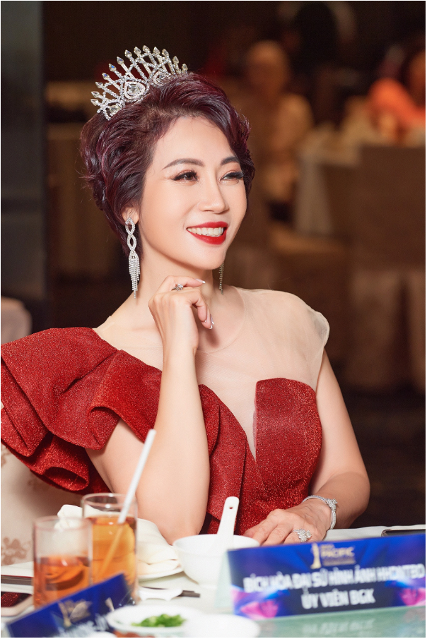 Đại sứ hình ảnh Bích Hòa góp phần lan tỏa năng lượng tích cực tại cuộc thi Hoa hậu Doanh nhân Thái Bình Dương 2022 - Ảnh 3.