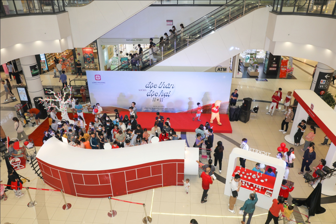 Giới trẻ “đổ xô” tham gia sự kiện “Độc thân không độc hại” tại AEON Mall Long Biên - Ảnh 1.