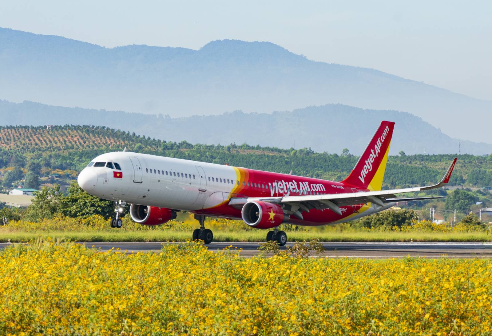 Đặt vé Vietjet, nhận trăm ngàn voucher tổng giá trị đến 15 tỷ đồng - Ảnh 2.