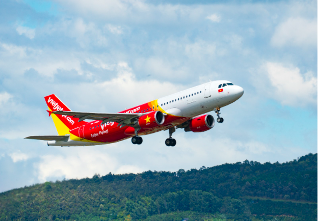 Đón mùa lễ hội cuối năm, Vietjet tặng ngay voucher đến 500.000 đồng cho tất cả khách hàng - Ảnh 2.