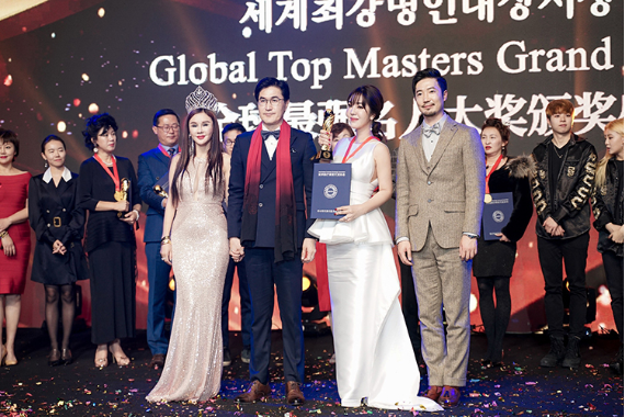 Doanh nhân Việt Nam trao giải thưởng cho cuộc thi sắc đẹp hàng đầu Hàn Quốc - Ảnh 2.